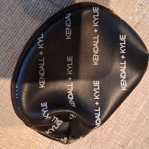 Kendall & Kylie Black Toiletry Bag